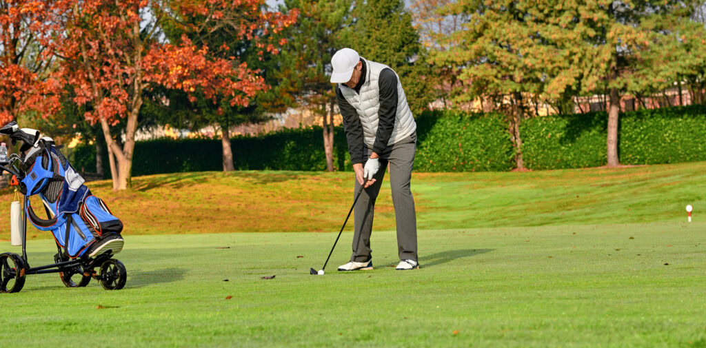 S'habiller chaudement en hiver pour jouer au golf